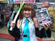 ゲームシティ店頭でみっくみくフェア ミクのコスプレ店員さんも