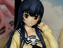 金属バットもしっかり持ってます。グリフォン「君と彼女と彼女の恋。 曽根美雪」の彩色サンプル【キャラホビ2013】