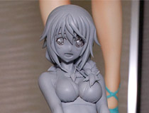 【2014冬合同展示会】【WF2014冬】水着姿のシャルをひろし氏原型で立体化！Gift「IS＜インフィニットストラトス＞ シャルロット・デュノア」の無彩色サンプル