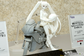 レーシングミク2013Ver.　初音ミクプロジェクト　figma　レーシングミク2013　EV　MIRAI　Ver.　＆ex:ride　SPride05 TT零13　組み合わせ例02