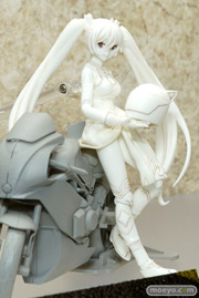 レーシングミク2013Ver.　初音ミクプロジェクト　figma　レーシングミク2013　EV　MIRAI　Ver.　01