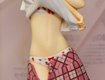 フリーイング　変態王子と笑わない猫。 筒隠月子　タイトル