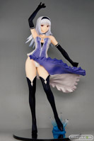 アルカディア シャイニング・ブレイド アイラ・ブランネージュ・ガルディニアス スカートめくり 01