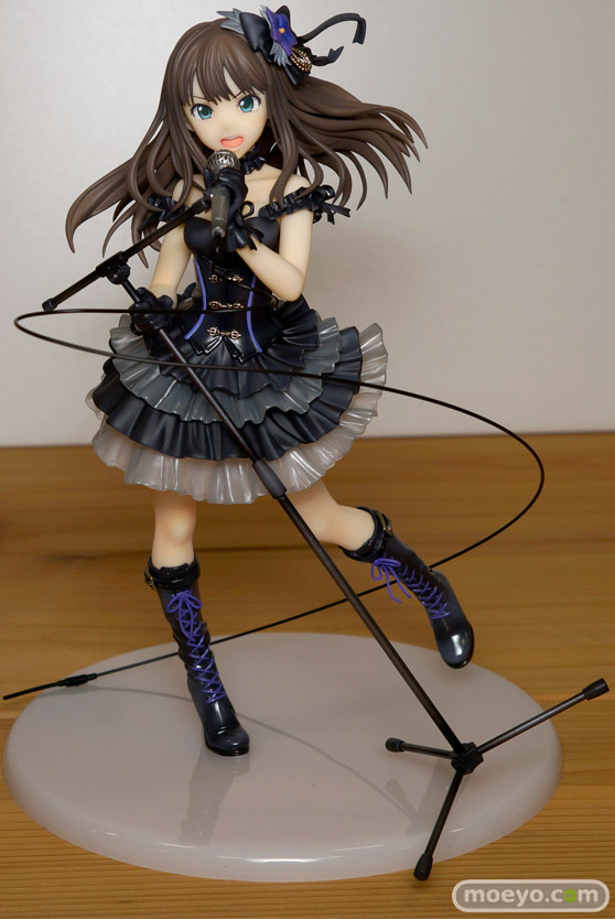 グッドスマイルカンパニー　アイドルマスター シンデレラガールズ 渋谷凛 ニュージェネレーションVer.　全身　01