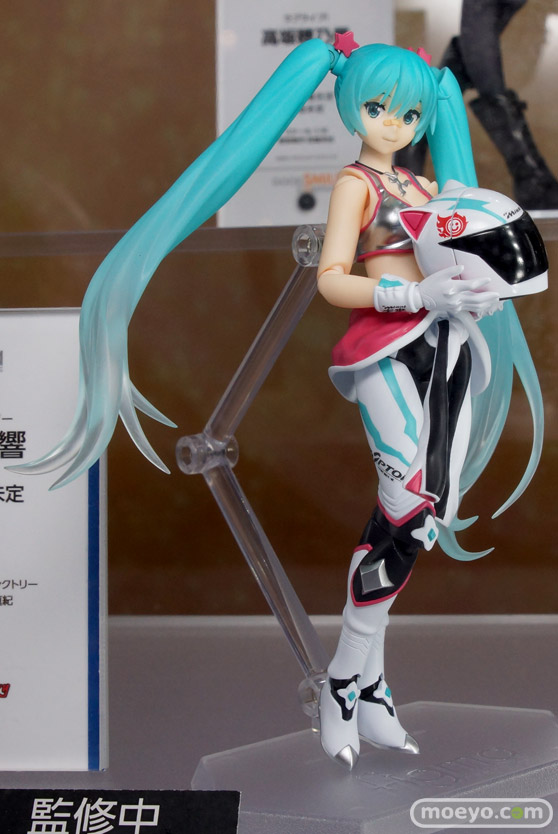 マックスファクトリー　レーシングミク2013　初音ミクGTプロジェクト　figma　レーシングミク2013　EV　MIRAIver.　全身　01