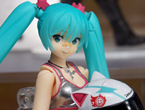 【ニコニコ超会議3】レーシングスーツ姿の初音ミク！マックスファクトリー「figma　レーシングミク2013　EV　MIRAIver.」　新作フィギュア彩色サンプル