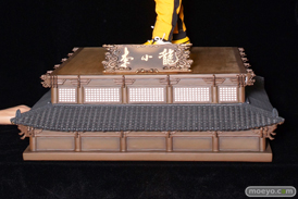 ブリッツウェイ　没後40周年記念 死亡遊戯 1/3インフィニットスケールスタチュー ハイブリッドタイプ ブルース・リー　台座