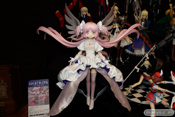 メディコム・トイ　リアルアクションヒーローズ No.673 RAH MGM 魔法少女まどか☆マギカ アルティメットまどか　01