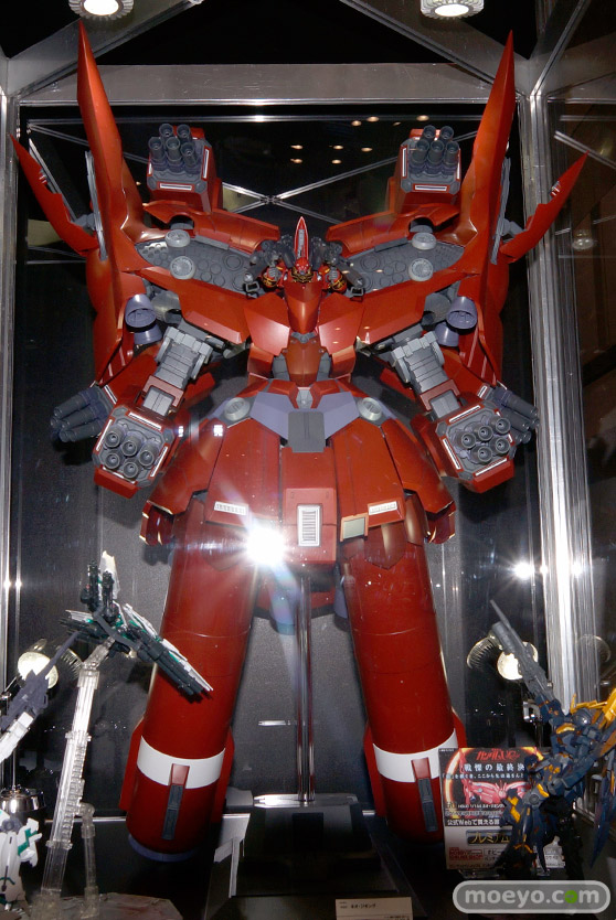 バンダイ　HGUC 1/144 ネオ・ジオング　01