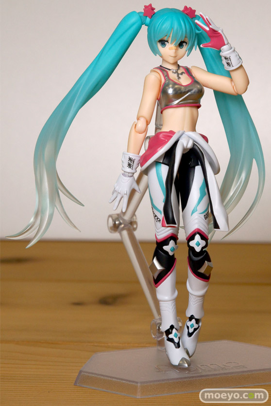 マックスファクトリー　figma レーシングミク2013 EV MIRAI ver.　フィギュア　画像　01
