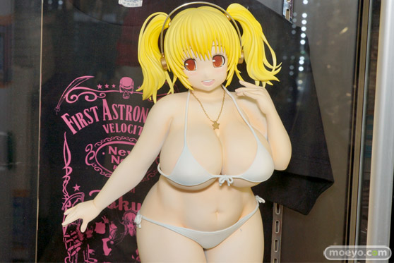 コトブキヤ秋葉原館　展示　画像　フィギュア　サンプル　レビュー　白　パンツ　ぽちゃ子　タカオ　06