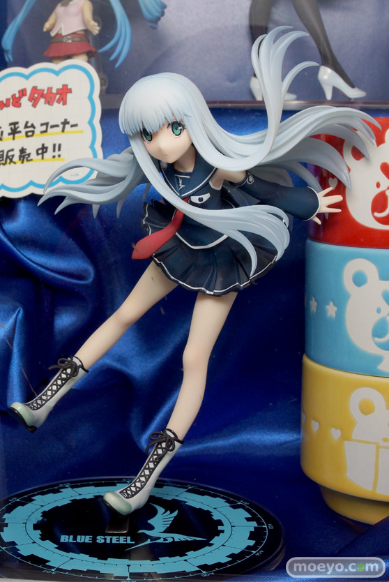 コトブキヤ秋葉原館　展示　画像　フィギュア　サンプル　レビュー　白　パンツ　ぽちゃ子　タカオ　11