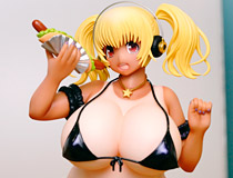 フリーイング新作フィギュア「すーぱーぽちゃ子 日焼け水着Ver.」予約開始！