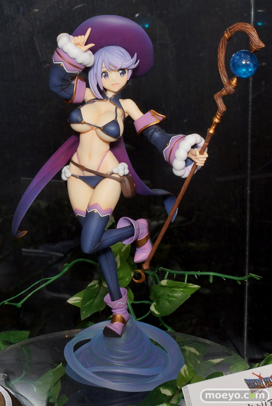 ビキニ・ウォリアーズ メイジのサンプル展示の様子02