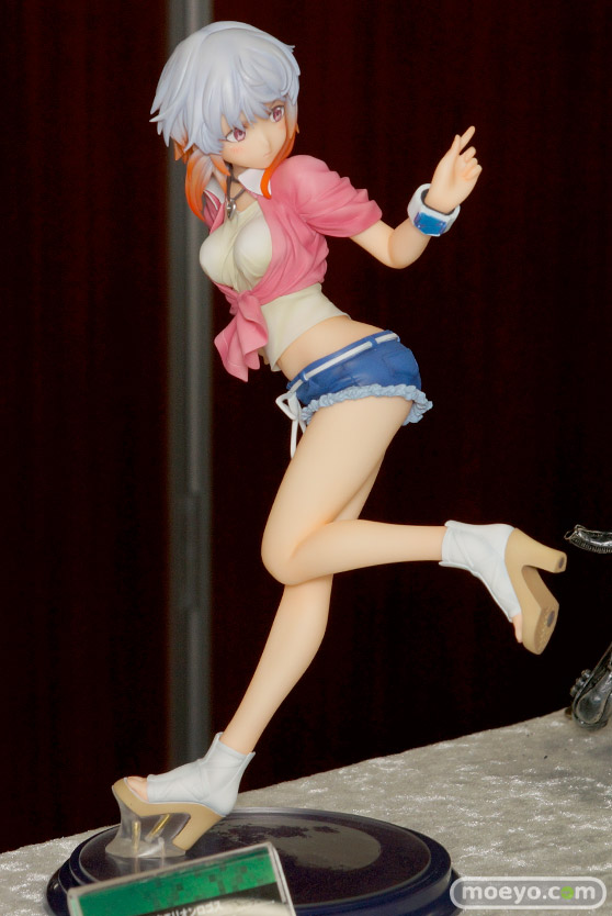 アクエリオンロゴス 月銀舞亜のサンプル画像02