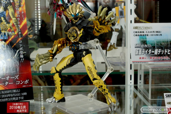TAMASHII NATIONS AKIBA ショールームでの魂ネイション2015 アフター展示の様子01