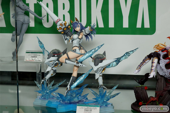 コトブキヤのソード＆ウィザーズ 覇剣の皇帝と七星の姫騎士 雪城冬華のフィギュアサンプル展示画像01