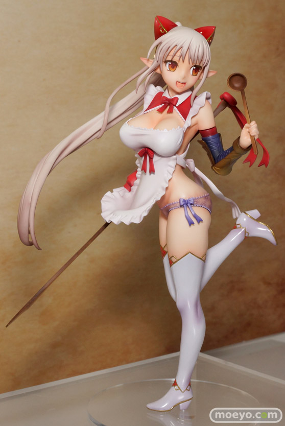 ホビージャパンのクイーンズブレイド リベリオン　召喚士アルドラのフィギュアサンプル展示の様子画像02