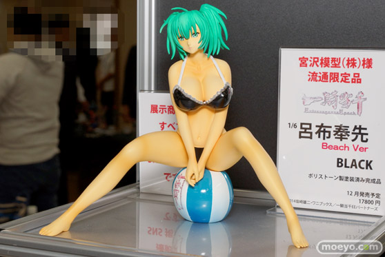 アイズ・プロジェクトの一騎当千 Extravaganza Epoch 呂布奉先 Beach Ver. ブラック(宮沢模型流通限定品)のフィギュアサンプル画像03
