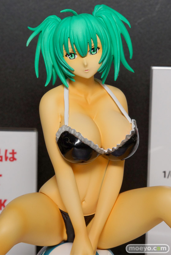 アイズ・プロジェクトの一騎当千 Extravaganza Epoch 呂布奉先 Beach Ver. ブラック(宮沢模型流通限定品)のフィギュアサンプル画像04