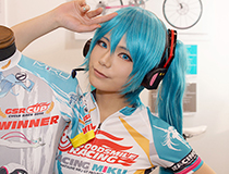 【WF2015冬】豪華絢爛！各ブースを華やかに彩った「コンパニオン」特集 02