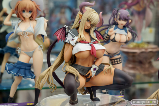 オーキッドシードのセーラーサキュバス サファイア-ポイズンブラック-のフィギュアサンプル画像02