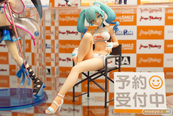 フリーイングのレーシングミク タイVer.のフィギュアサンプル展示画像01