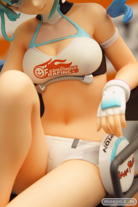 フリーイングのレーシングミク タイVer.のフィギュアサンプル展示画像06