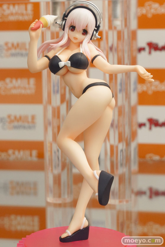 秋葉原での新作フィギュア展示の様子2016年1月24日14