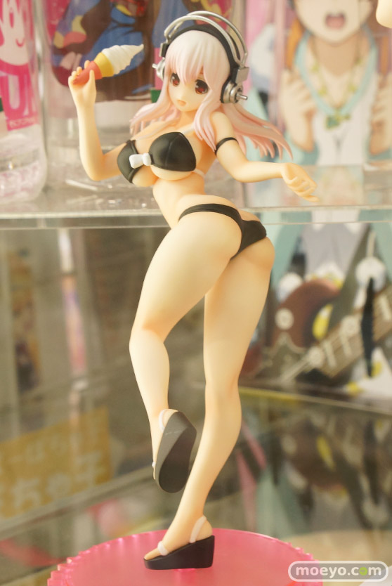 秋葉原での新作フィギュア展示の様子2016年1月24日19