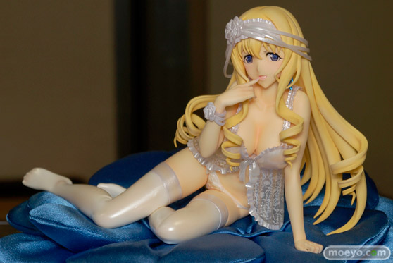 2016冬ホビーメーカー合同商品展示会のウェーブの新作フィギュアサンプル画像　セシリア・オルコット　前川みく　高垣楓　01