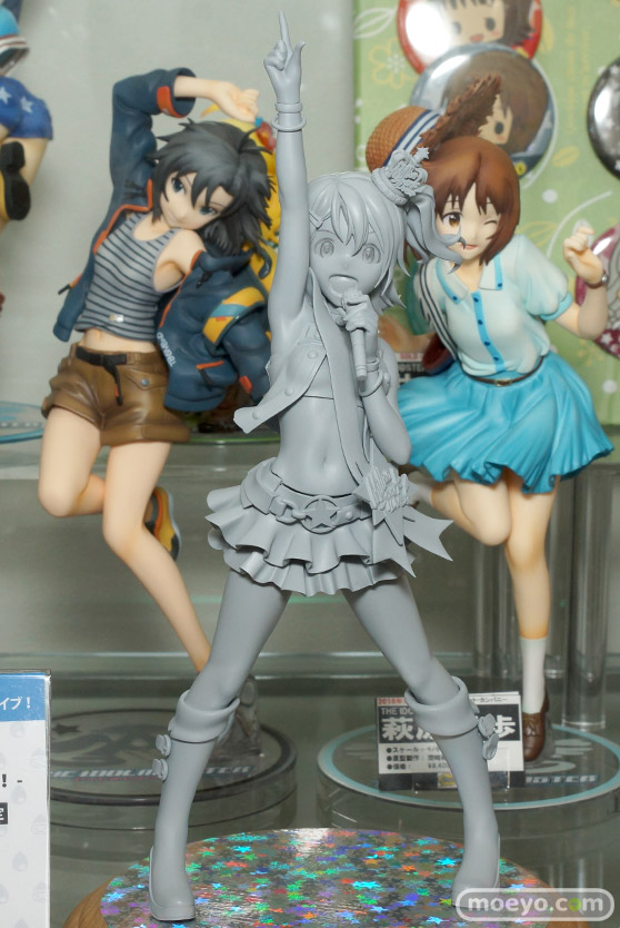 秋葉原での新作フィギュアサンプル展示の様子　ミク　そに子　ラブライブ05