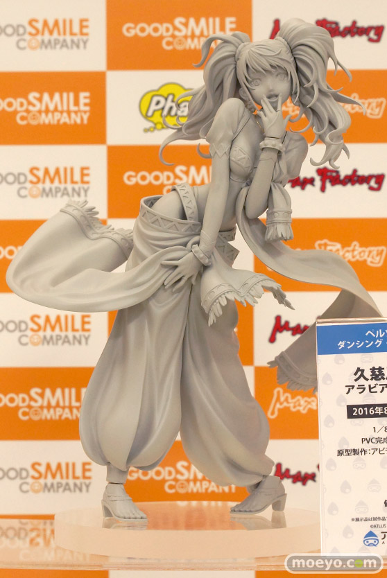 秋葉原での新作フィギュアサンプル展示の様子　ミク　そに子　ラブライブ30