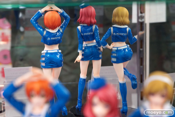 秋葉原での新作フィギュアサンプル展示の様子　ミク　そに子　ラブライブ39