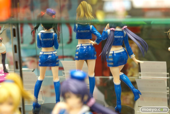 秋葉原での新作フィギュアサンプル展示の様子　ミク　そに子　ラブライブ49