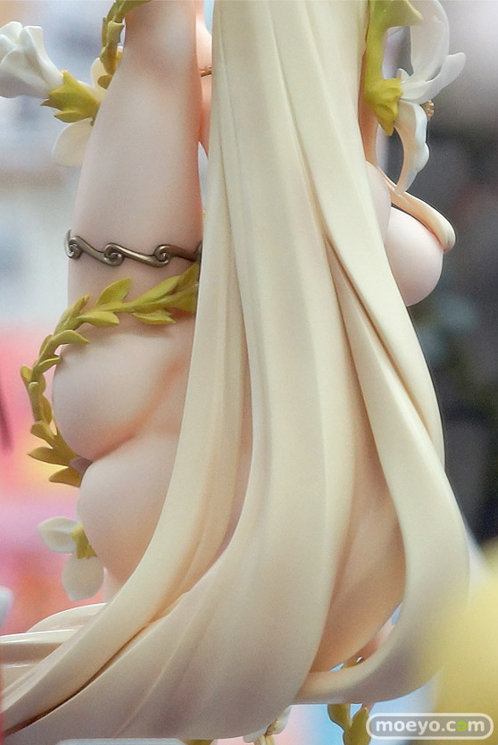 秋葉原での新作フィギュア展示の様子 花の妖精さん マリア・ベルナール 04