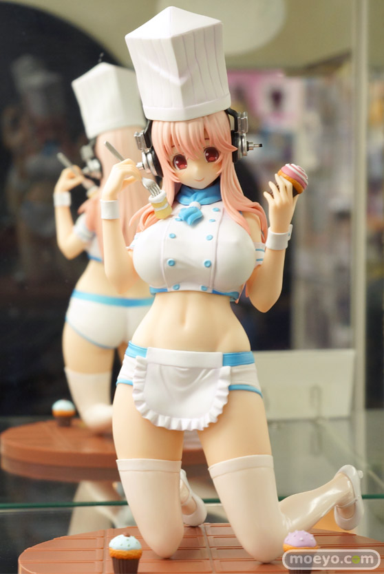 秋葉原での新作フィギュア展示の様子 花の妖精さん マリア・ベルナール 06