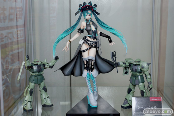 秋葉原での新作フィギュア展示の様子 花の妖精さん マリア・ベルナール 15