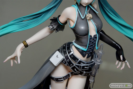 秋葉原での新作フィギュア展示の様子 花の妖精さん マリア・ベルナール 16