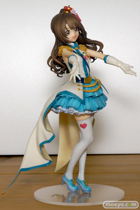 グッドスマイルカンパニーのアイドルマスター シンデレラガールズ 島村卯月 クリスタルナイトパーティVer.の新作フィギュアサンプル画像02
