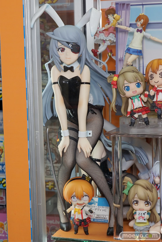 秋葉原での新作美少女フィギュアサンプル展示の様子 二条秋　小猫　ISバニー11
