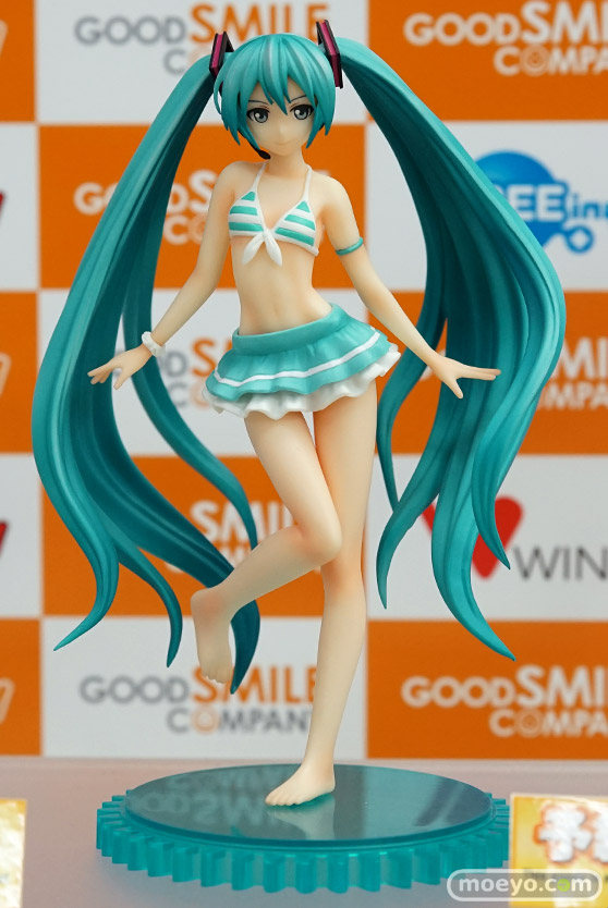 秋葉原での新作美少女フィギュアサンプル展示の様子 二条秋　小猫　ISバニー25