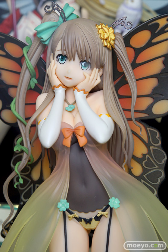 秋葉原の美少女フィギュア展示の様子 フリージア　フェリシア　カイ・ハーン　ラブライブ！02