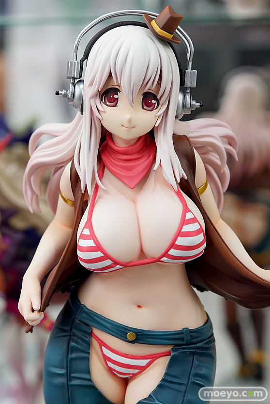 秋葉原での美少女フィギュアサンプル展示の様子　すーぱーそに子～カウガール～16