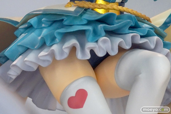 ニコニコ超会議2016のグッドスマイルカンパニーブースの新作フィギュア展示の様子画像03