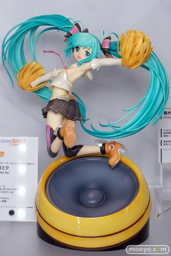 ニコニコ超会議2016のグッドスマイルカンパニーブースの新作フィギュア展示の様子画像08