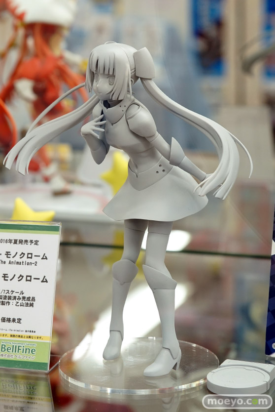 ベルファインのミス・モノクロームの新作フィギュア無彩色サンプル展示の様子04