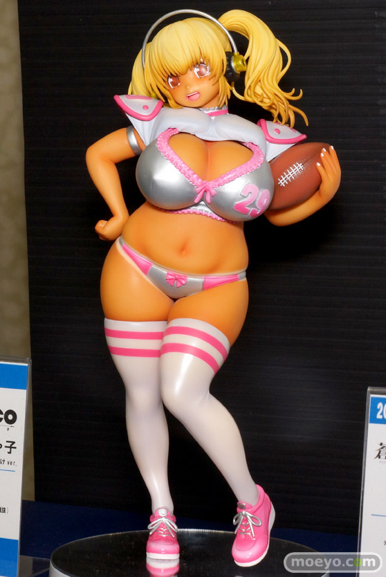 回天堂のすーぱーぽちゃ子 ランジェリーフットボール 日焼けver.の新作フィギュアサンプル画像03