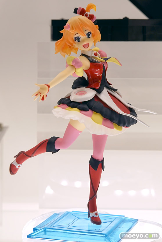 魂フィーチャーズ2016のマクロスシリーズ新作展示の様子画像　フレイア01