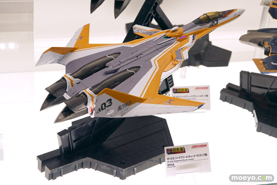 魂フィーチャーズ2016のマクロスシリーズ新作展示の様子画像　フレイア06